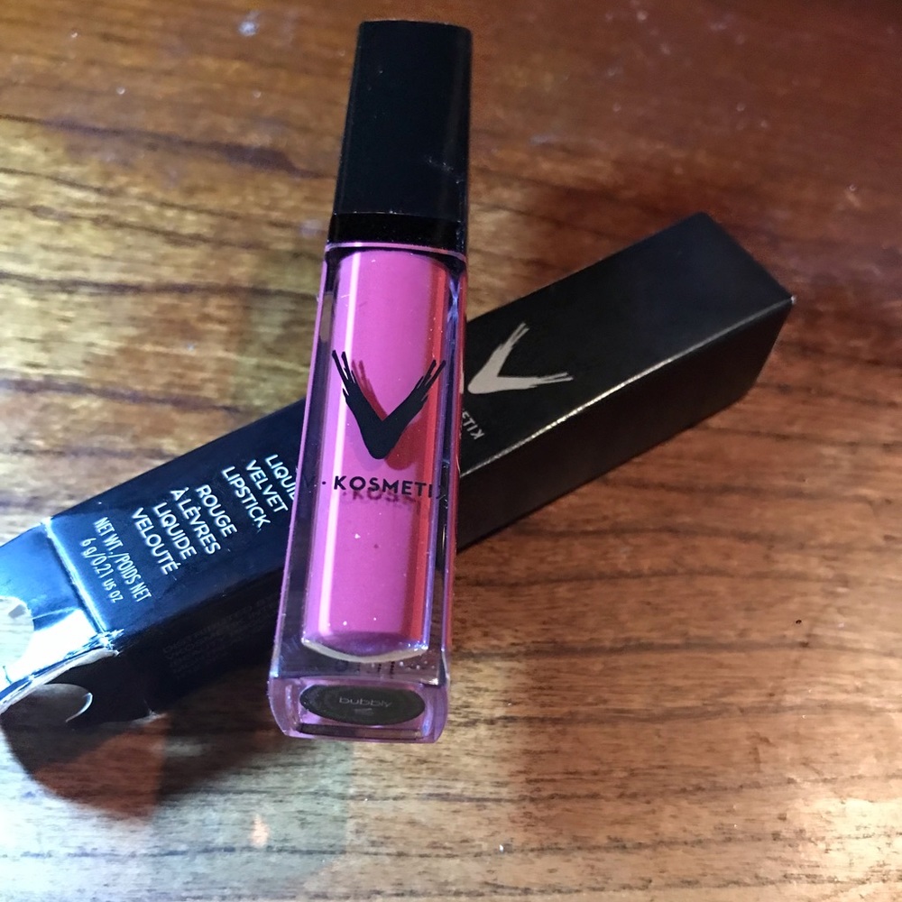 V.Kosmetic lipgloss